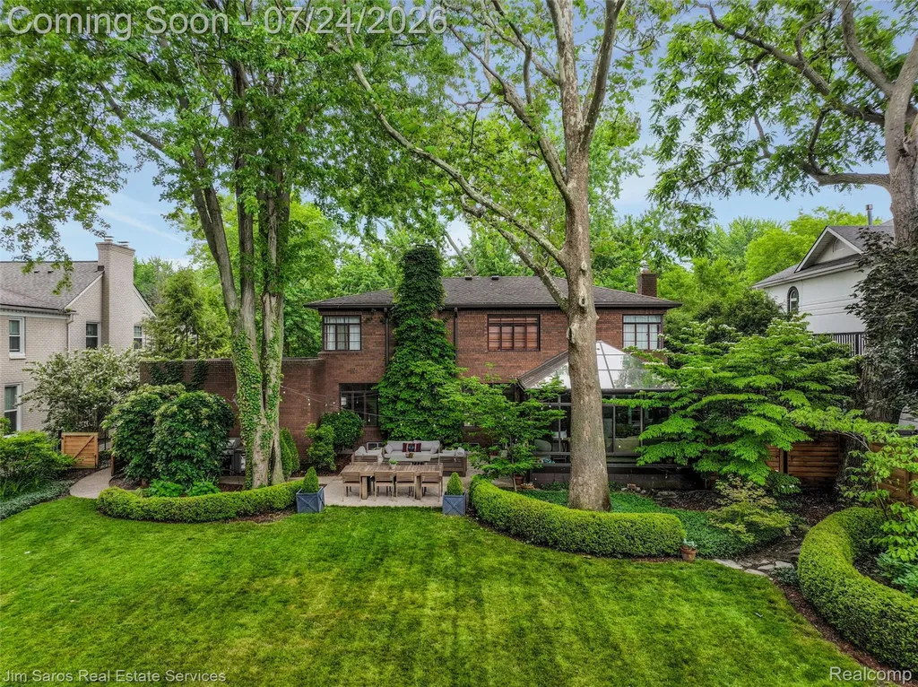 757 Middlesex Road Grosse Pointe Park City MI 48230