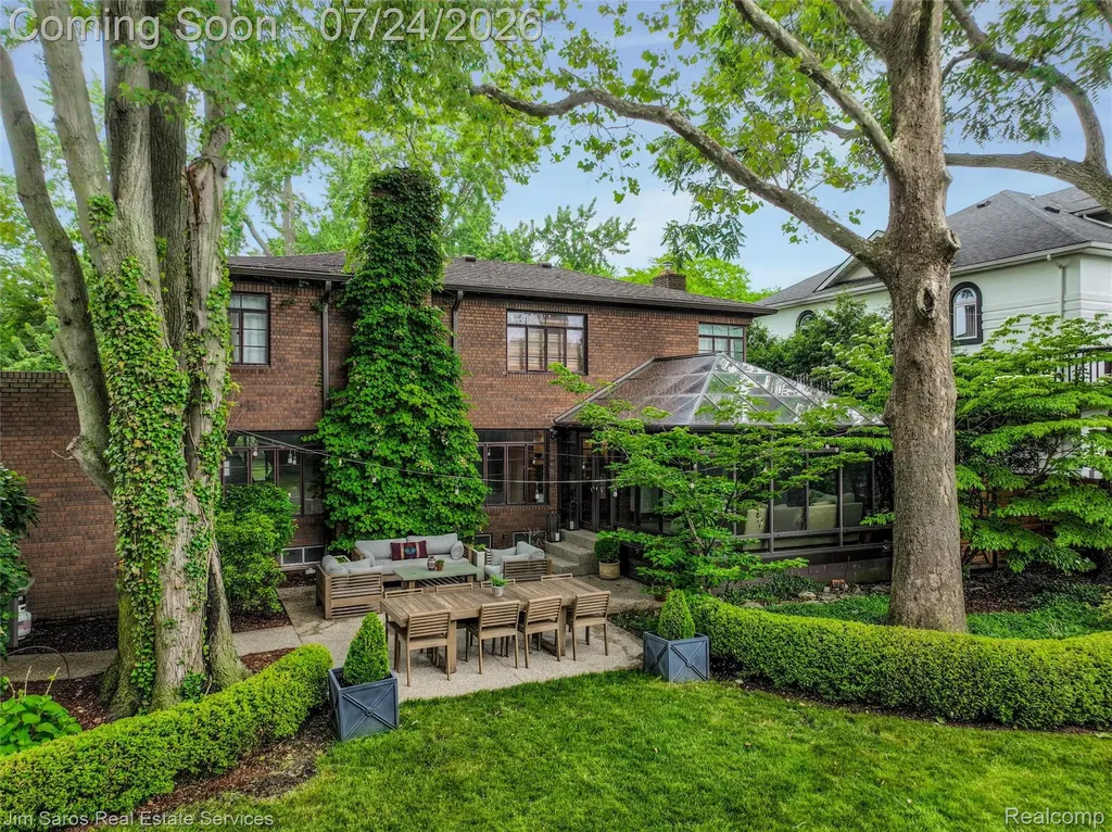 757 Middlesex Road Grosse Pointe Park City MI 48230