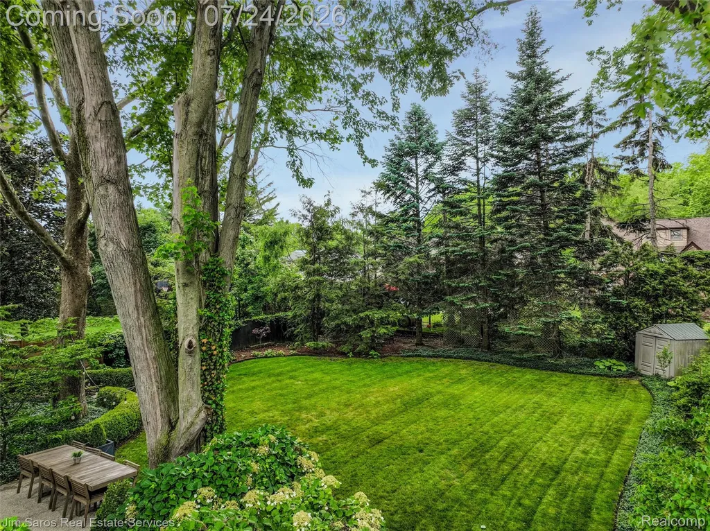 757 Middlesex Road Grosse Pointe Park City MI 48230
