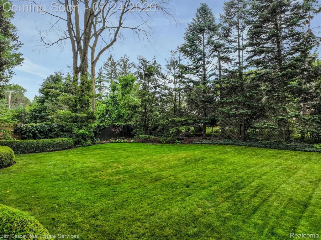 757 Middlesex Road Grosse Pointe Park City MI 48230