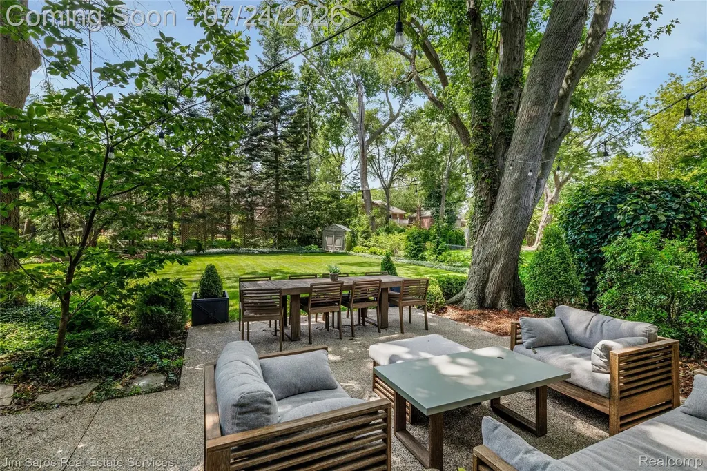 757 Middlesex Road Grosse Pointe Park City MI 48230