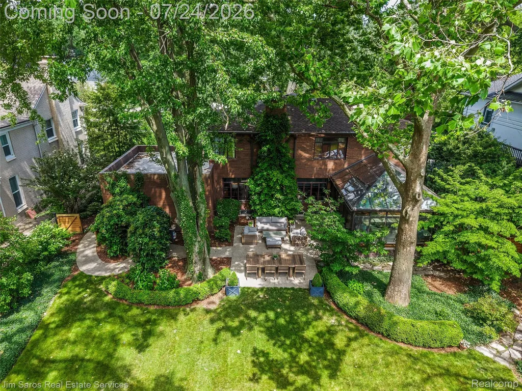757 Middlesex Road Grosse Pointe Park City MI 48230