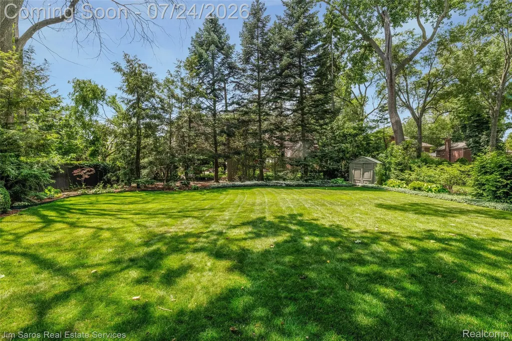 757 Middlesex Road Grosse Pointe Park City MI 48230