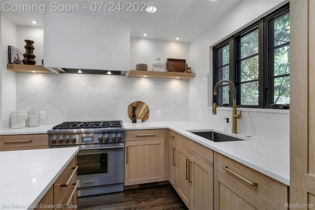 757 Middlesex Road Grosse Pointe Park City MI 48230