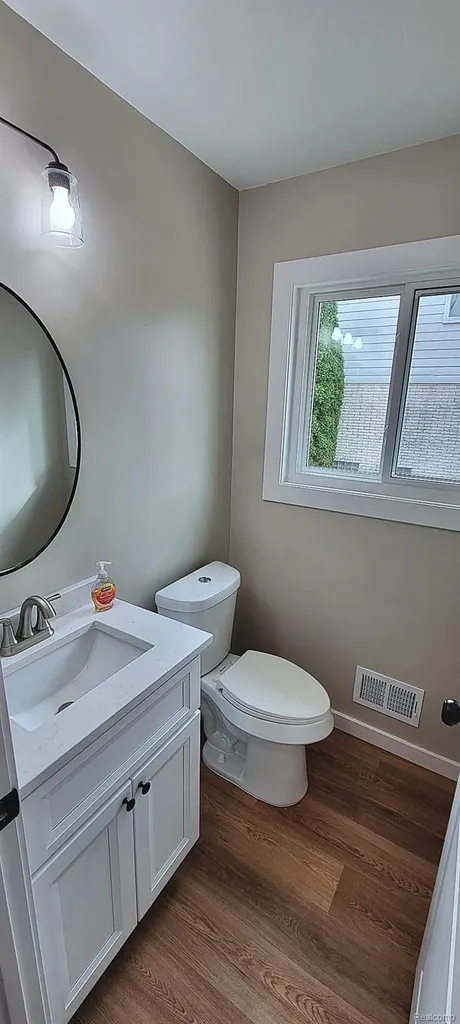 39284 Sunderland Drive Clinton Charter Township MI 48038
