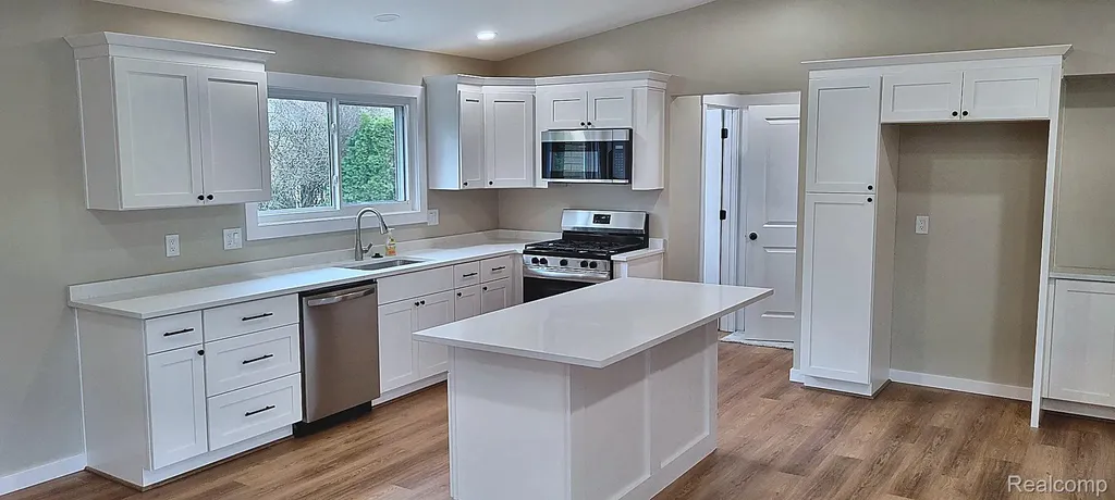 39284 Sunderland Drive Clinton Charter Township MI 48038