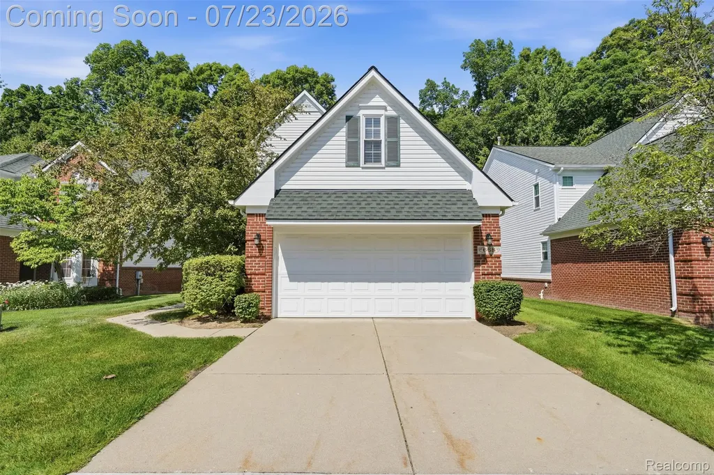 668 Shady Maple Drive Wixom City MI 48393