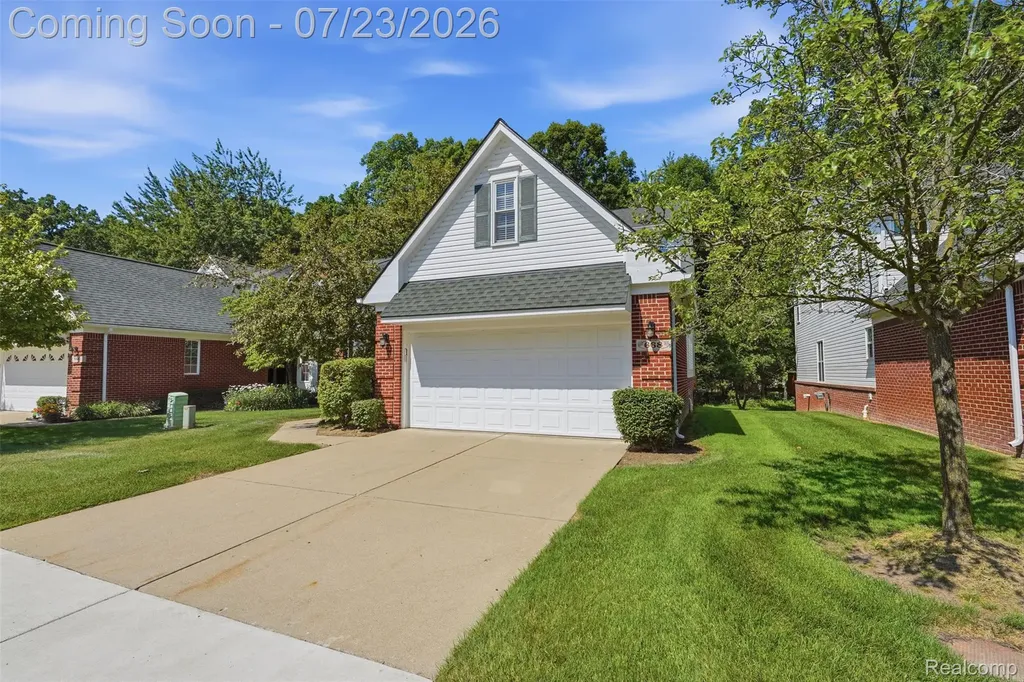 668 Shady Maple Drive Wixom City MI 48393