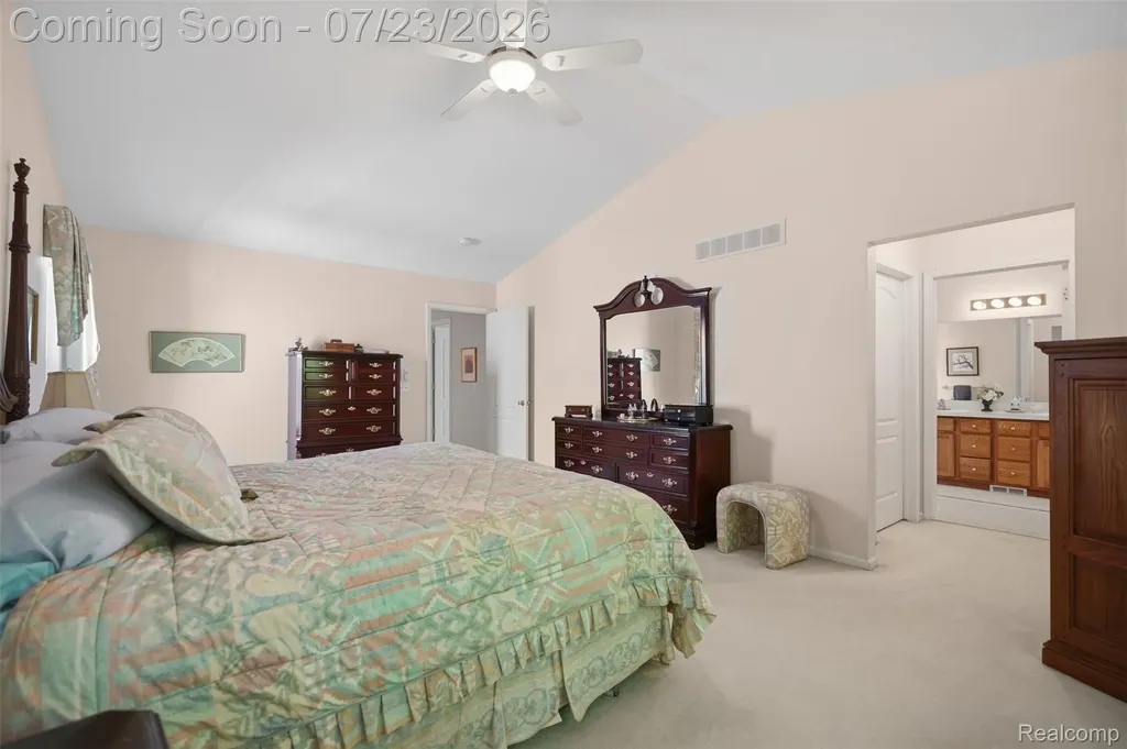 668 Shady Maple Drive Wixom City MI 48393