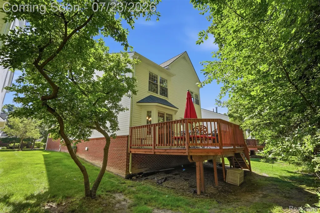668 Shady Maple Drive Wixom City MI 48393