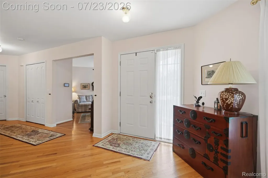 668 Shady Maple Drive Wixom City MI 48393