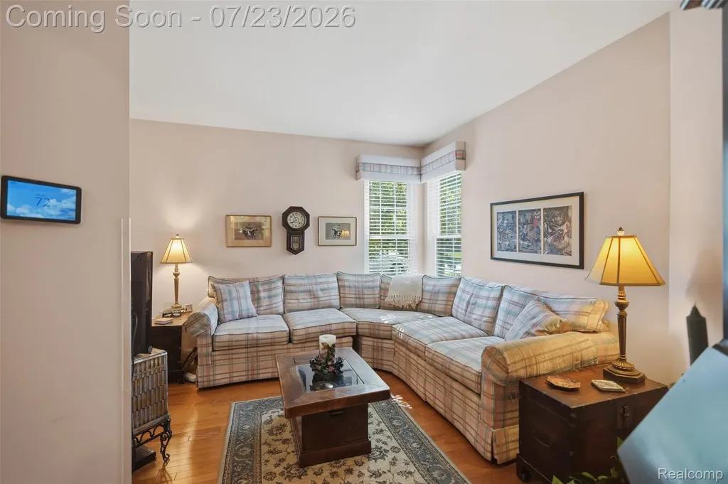 668 Shady Maple Drive Wixom City MI 48393
