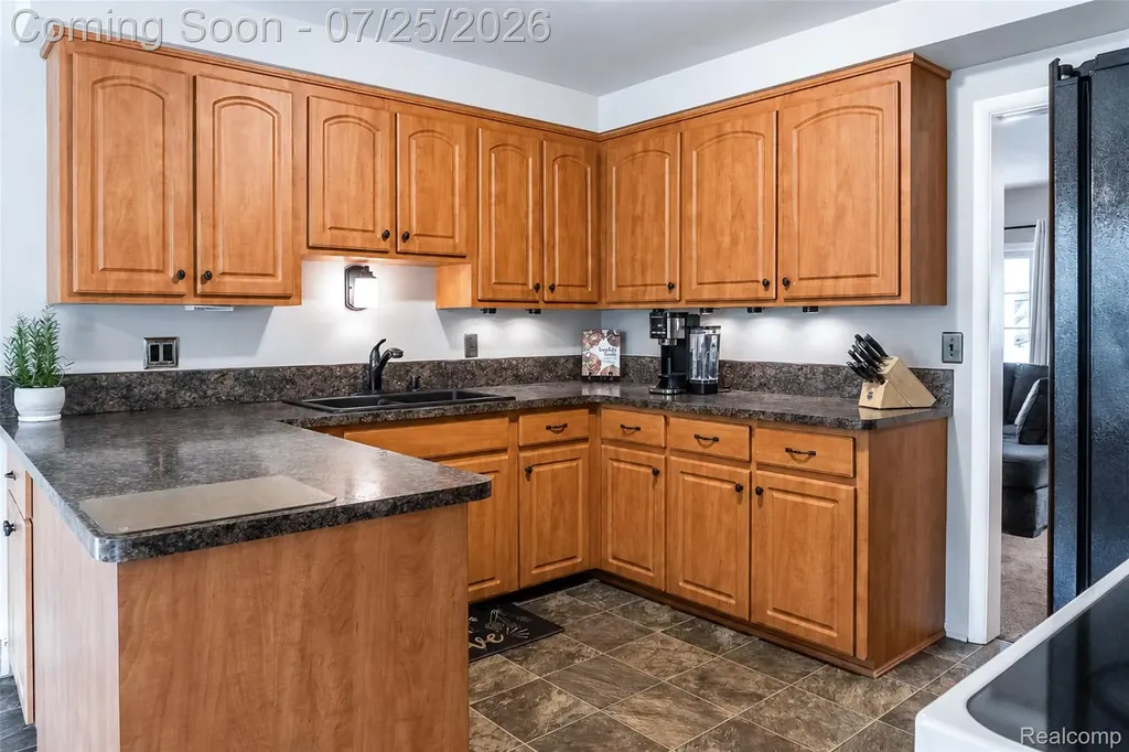 31921 Nottingwood Street Farmington Hills City MI 48334