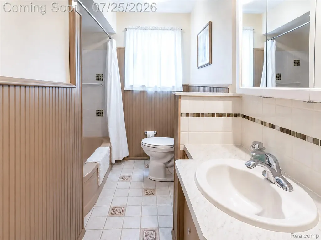 31921 Nottingwood Street Farmington Hills City MI 48334