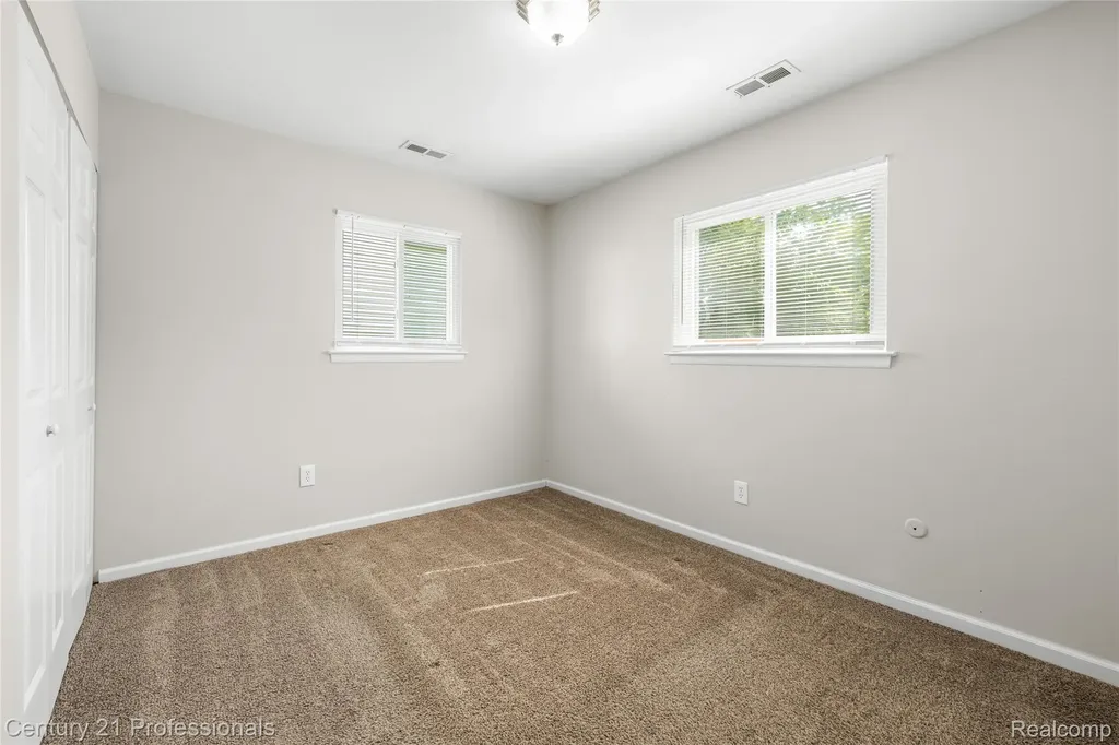 22830 Colgate Street Farmington Hills City MI 48336