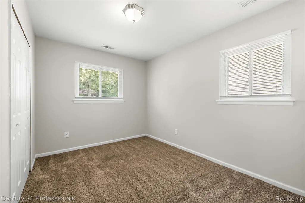 22830 Colgate Street Farmington Hills City MI 48336