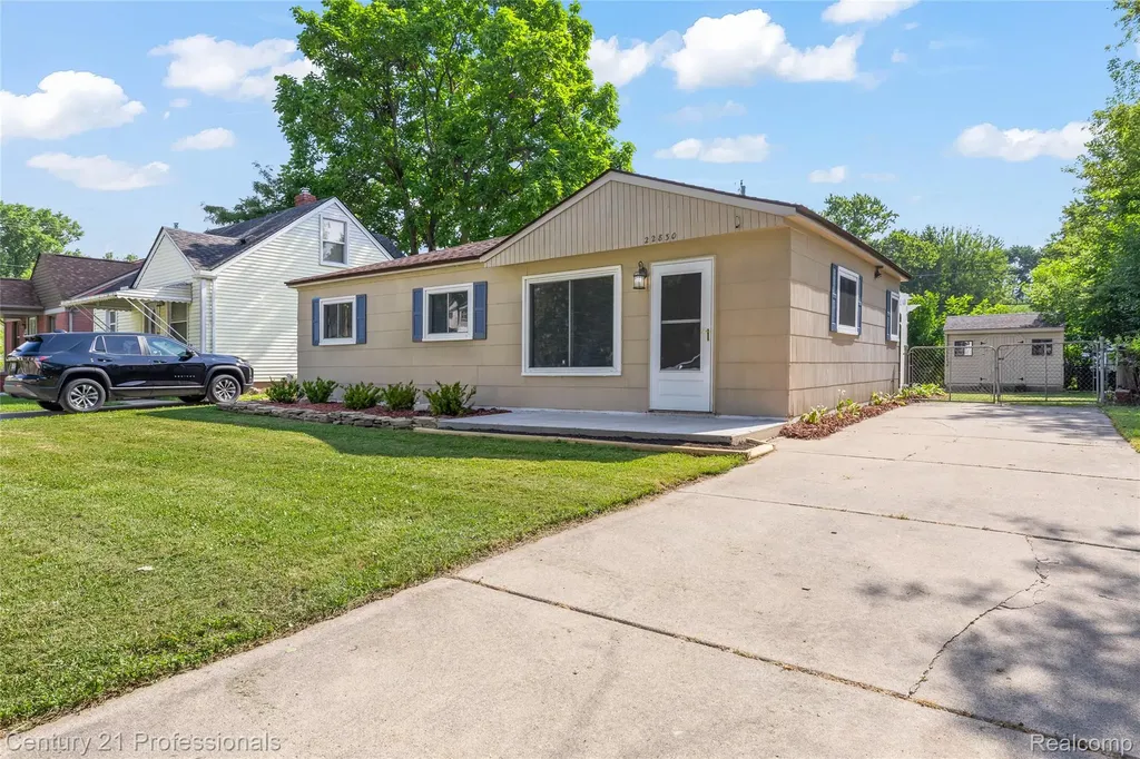 22830 Colgate Street Farmington Hills City MI 48336