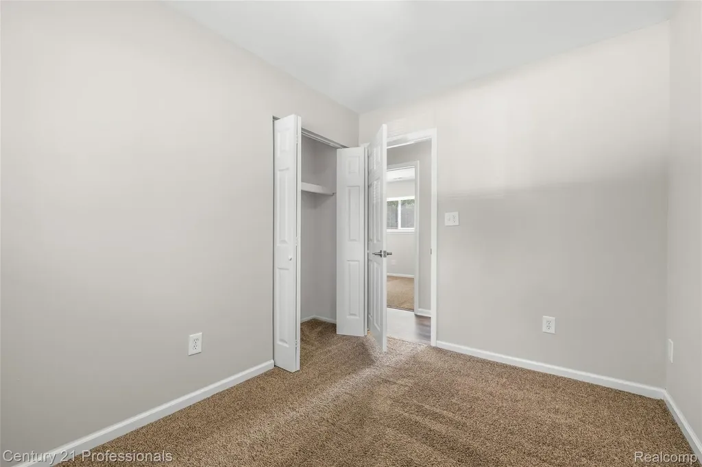 22830 Colgate Street Farmington Hills City MI 48336