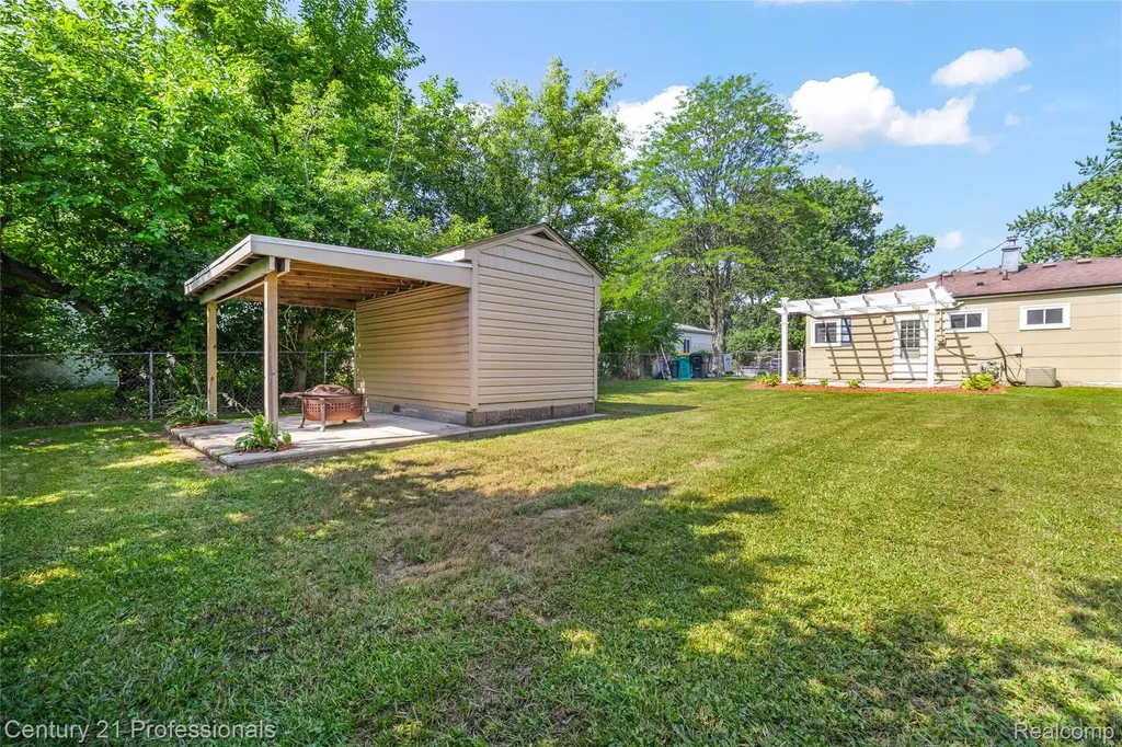 22830 Colgate Street Farmington Hills City MI 48336