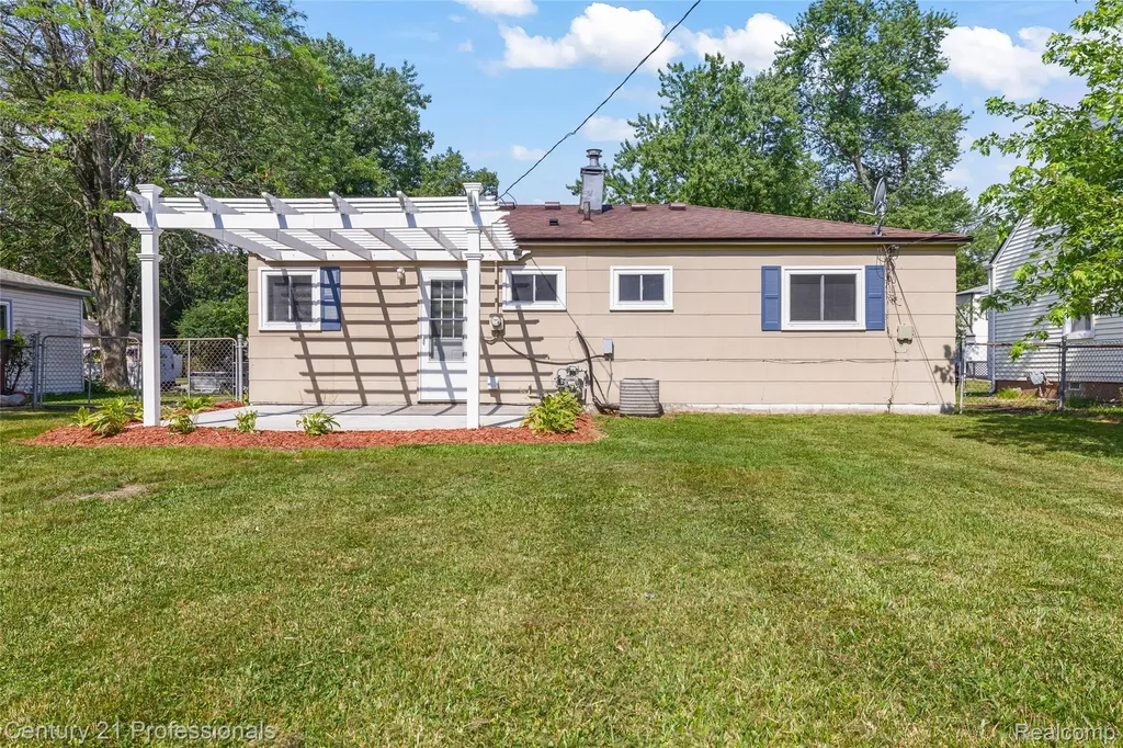 22830 Colgate Street Farmington Hills City MI 48336