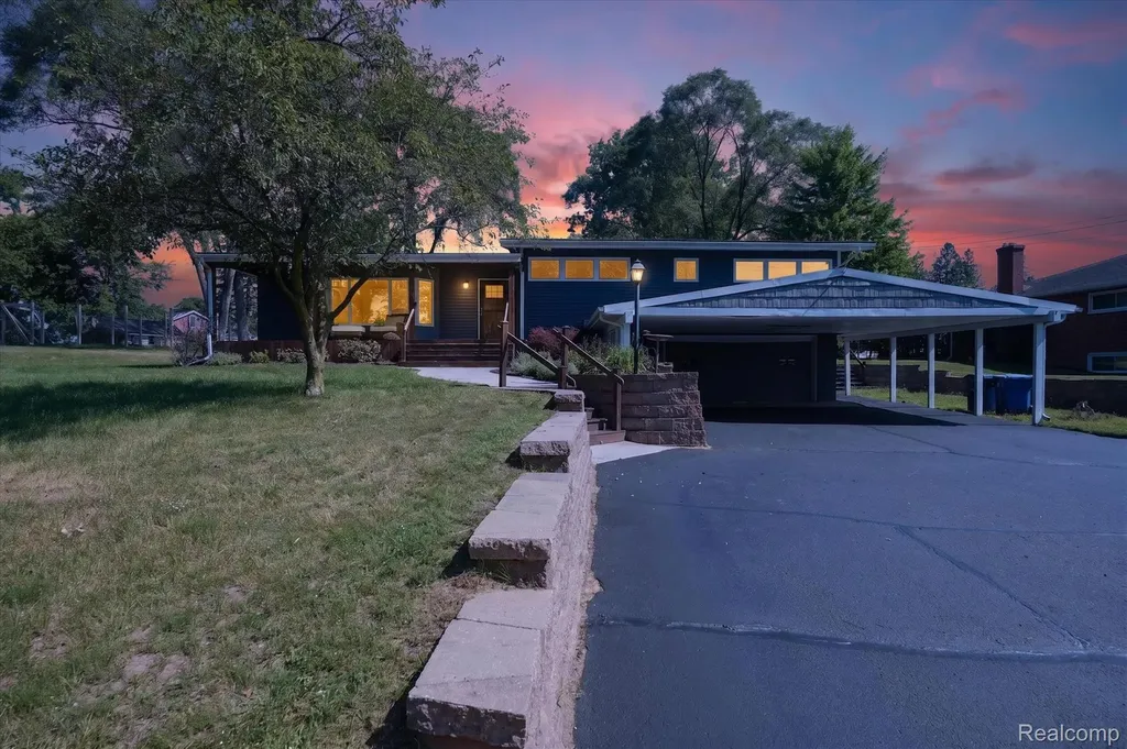 1434 Petts Road Fenton Charter Township MI 48430