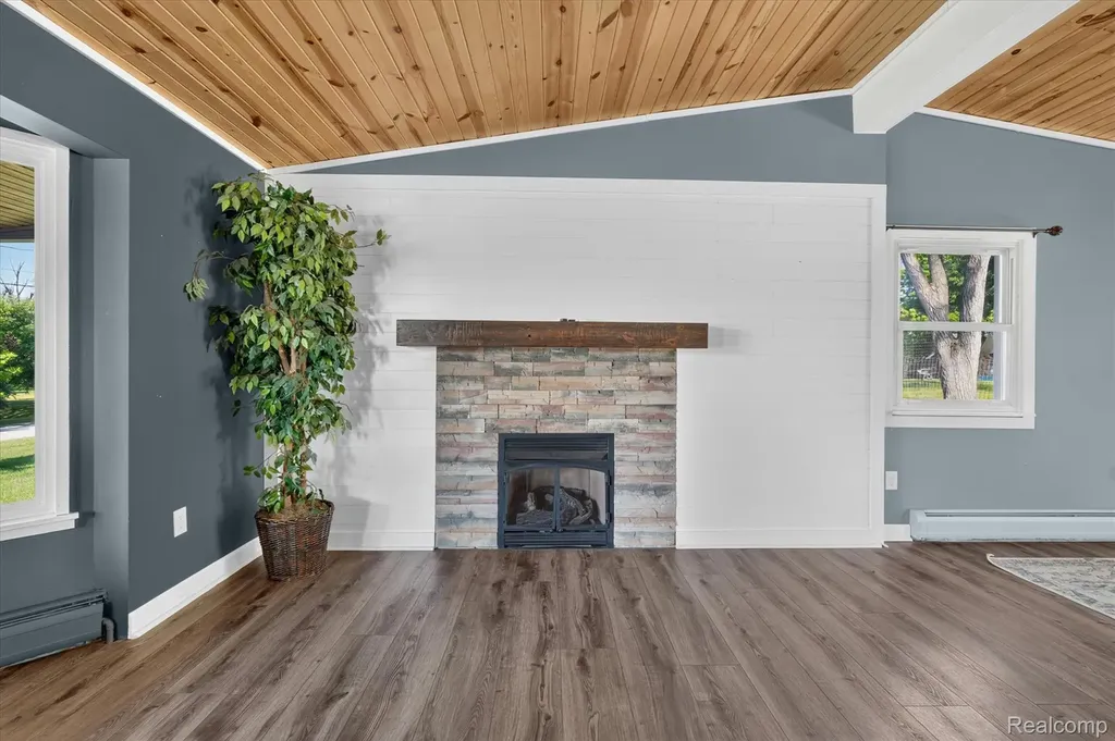 1434 Petts Road Fenton Charter Township MI 48430