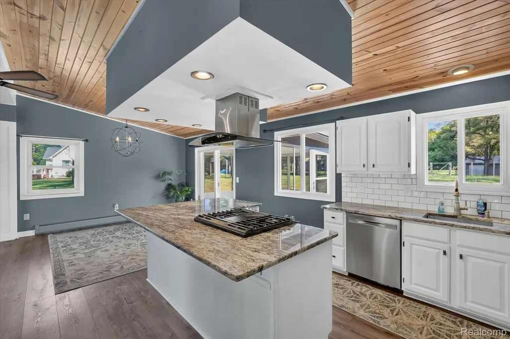 1434 Petts Road Fenton Charter Township MI 48430
