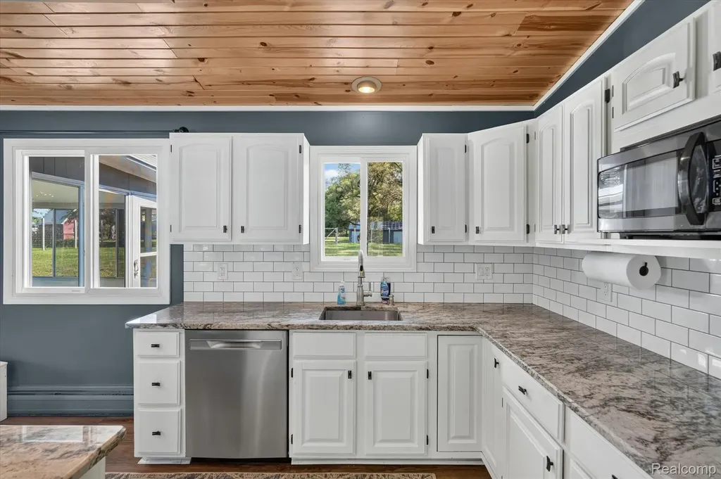 1434 Petts Road Fenton Charter Township MI 48430