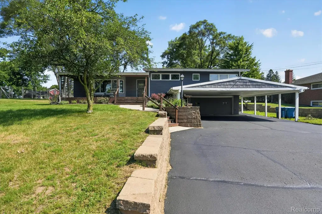 1434 Petts Road Fenton Charter Township MI 48430
