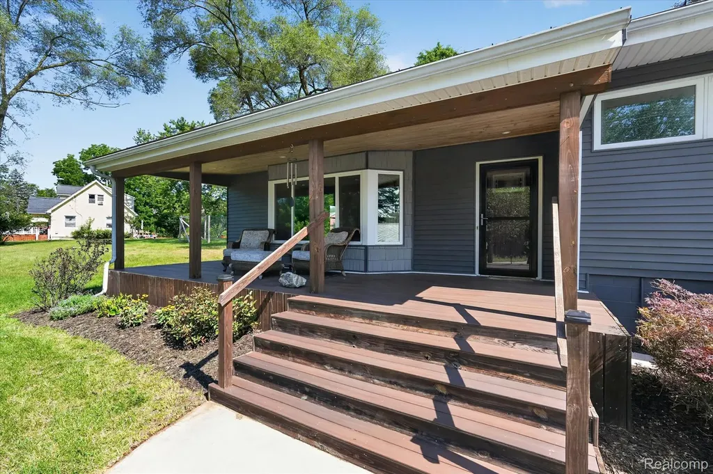 1434 Petts Road Fenton Charter Township MI 48430
