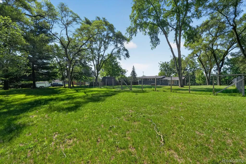 1434 Petts Road Fenton Charter Township MI 48430