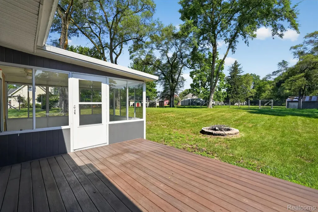 1434 Petts Road Fenton Charter Township MI 48430