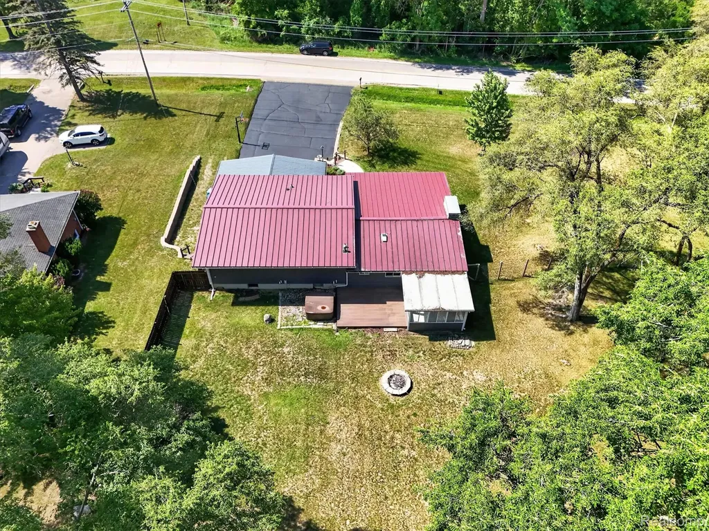 1434 Petts Road Fenton Charter Township MI 48430