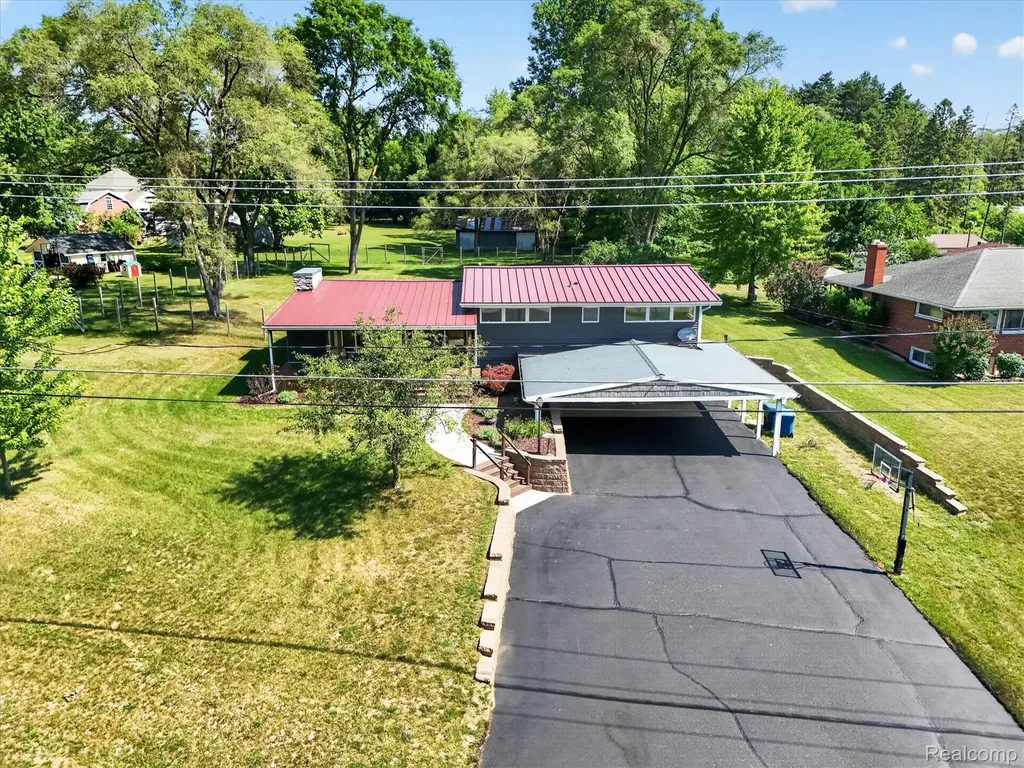 1434 Petts Road Fenton Charter Township MI 48430