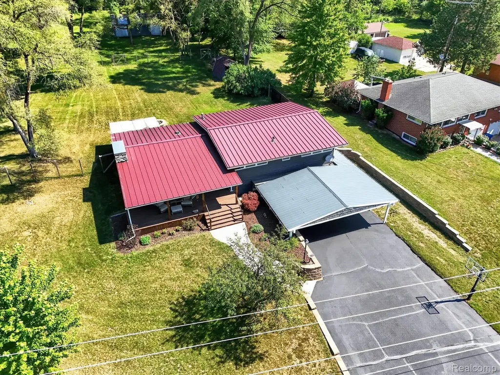 1434 Petts Road Fenton Charter Township MI 48430