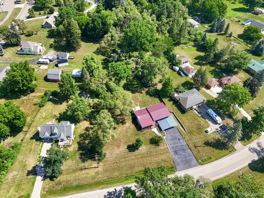 1434 Petts Road Fenton Charter Township MI 48430