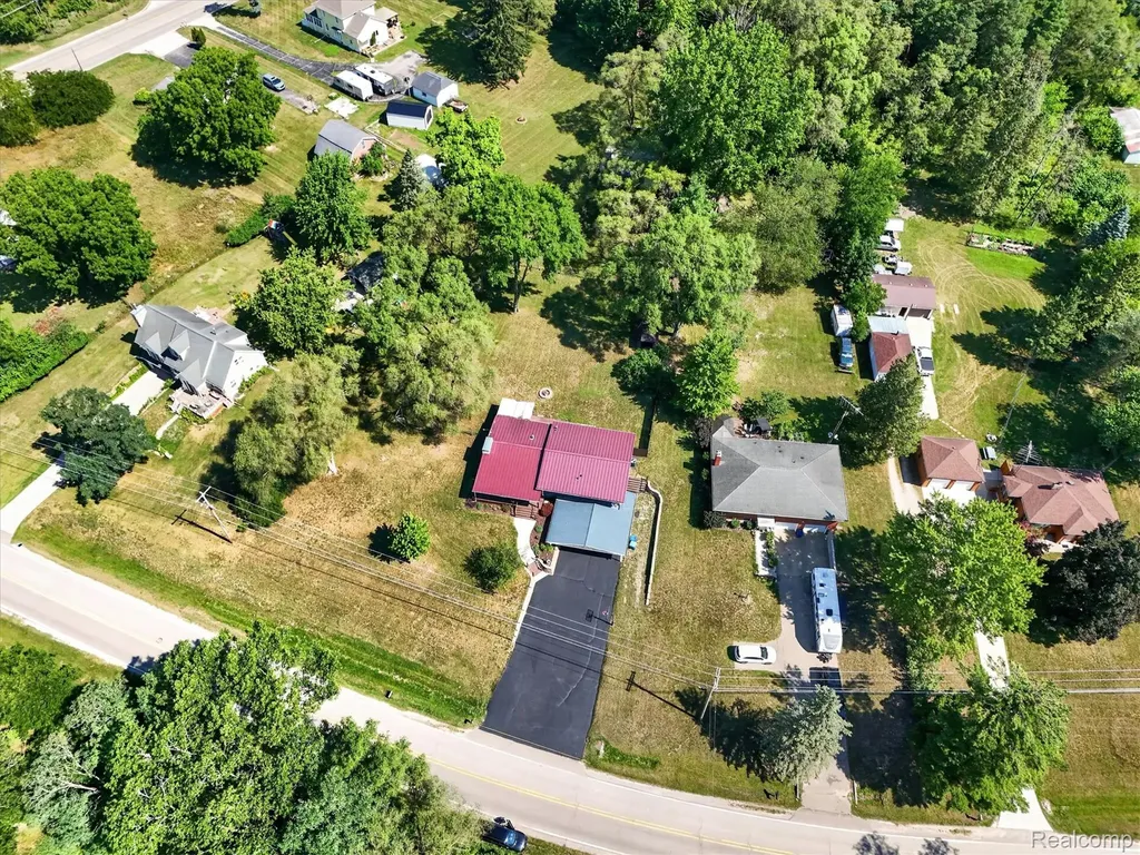 1434 Petts Road Fenton Charter Township MI 48430