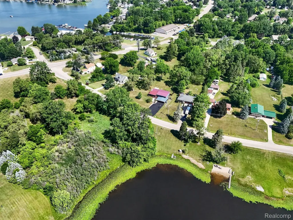 1434 Petts Road Fenton Charter Township MI 48430