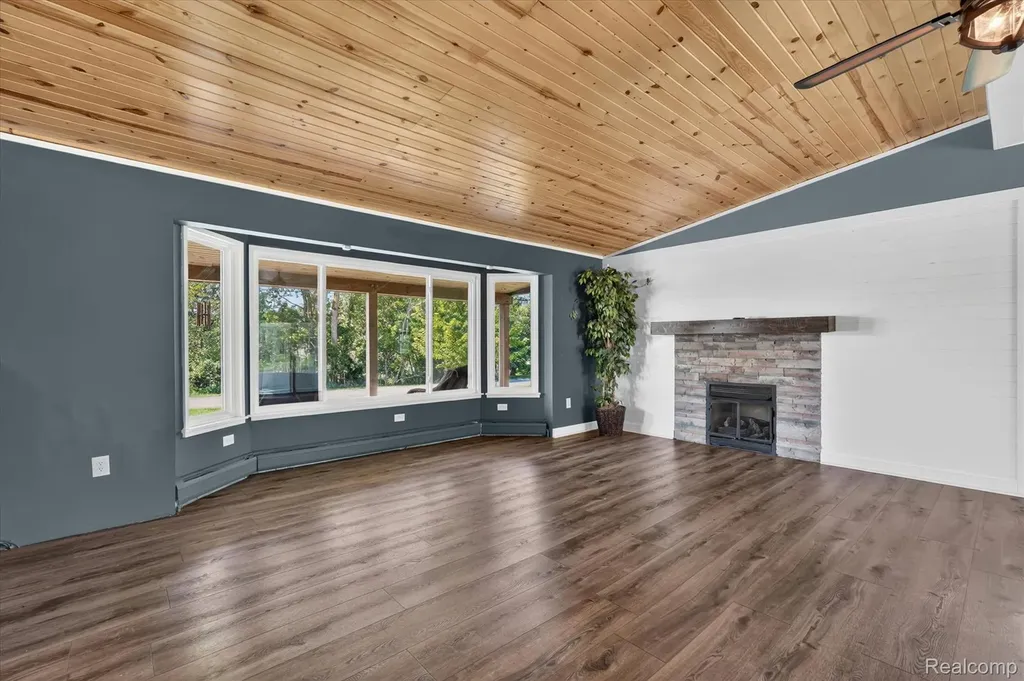 1434 Petts Road Fenton Charter Township MI 48430