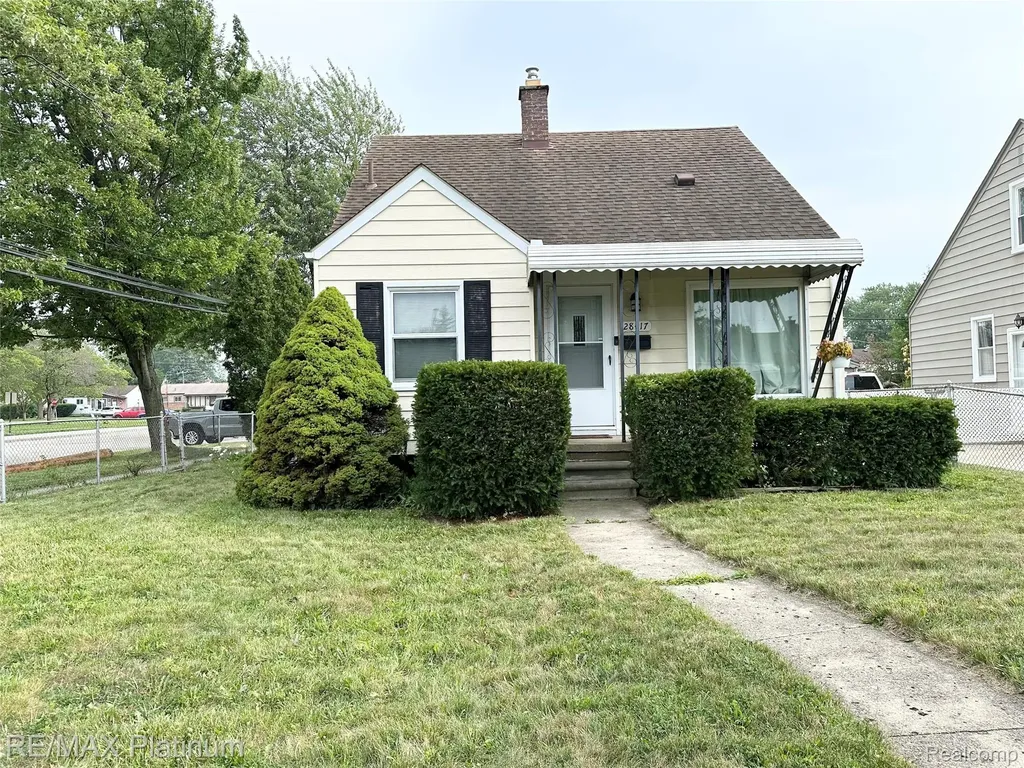 28417 Barton Street Garden City City MI 48135