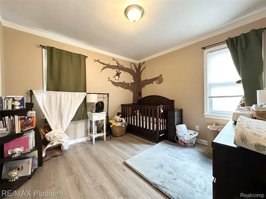 28417 Barton Street Garden City City MI 48135