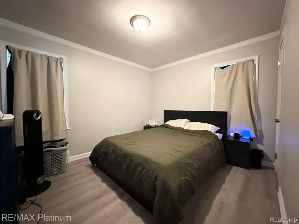 28417 Barton Street Garden City City MI 48135