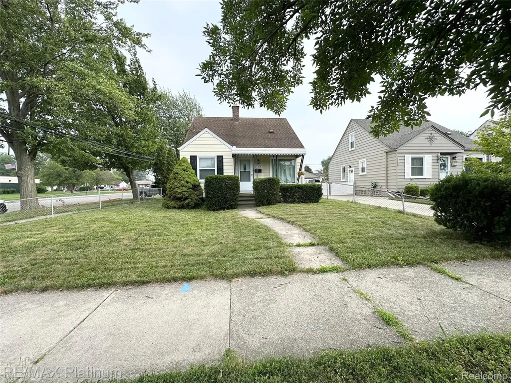 28417 Barton Street Garden City City MI 48135