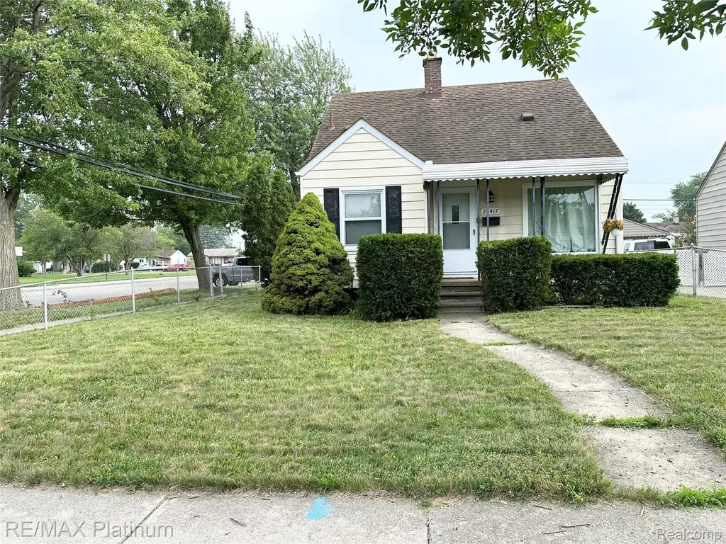 28417 Barton Street Garden City City MI 48135