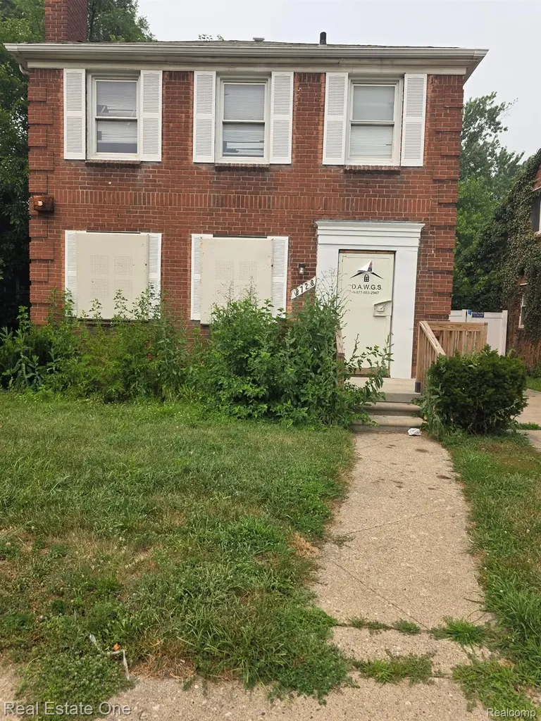 8728 W 7 Mile Road Detroit City MI 48221
