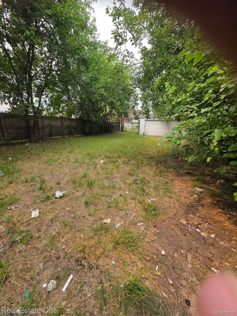 8728 W 7 Mile Road Detroit City MI 48221