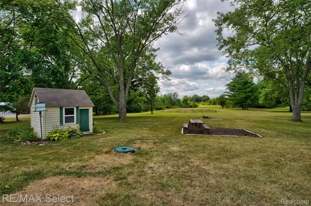 9394 Seymour Road Gaines Township MI 48473