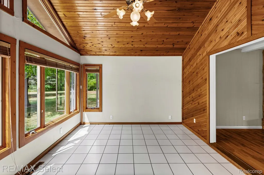 9394 Seymour Road Gaines Township MI 48473