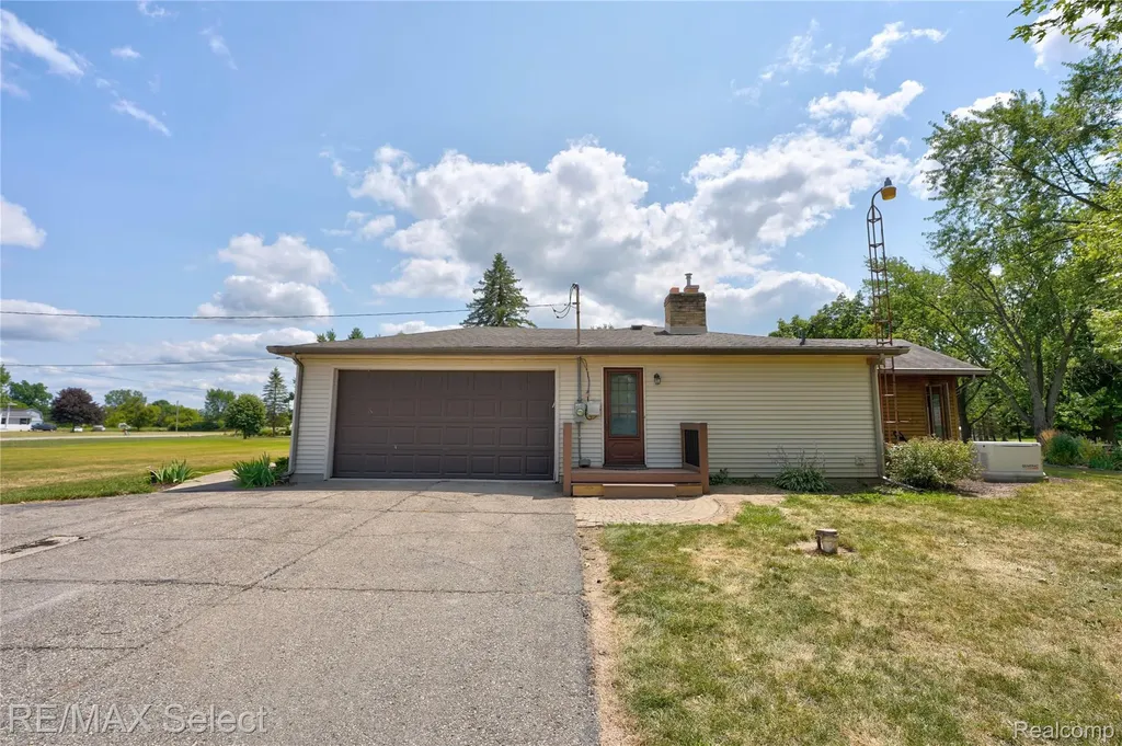 9394 Seymour Road Gaines Township MI 48473