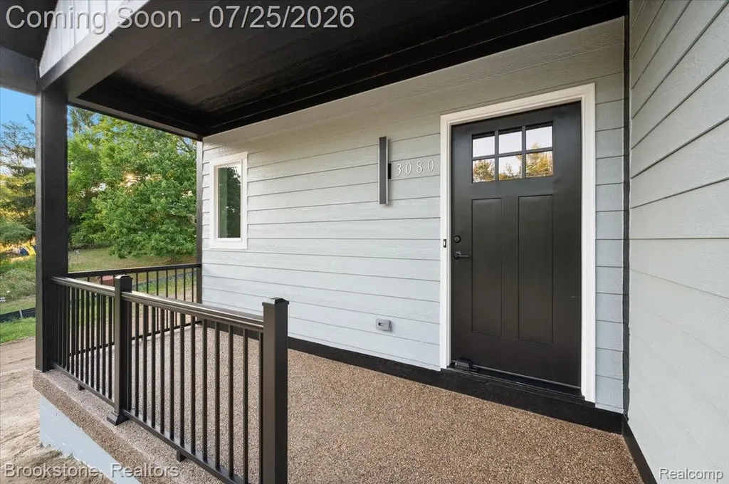 3080 W Newberry Road Waterford Charter Township MI 48329
